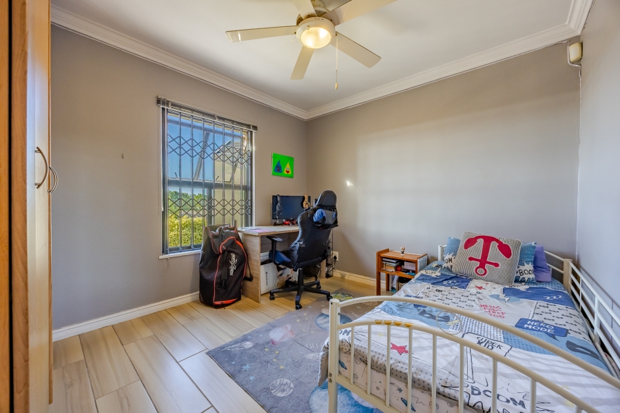 4 Bedroom Property for Sale in Royal Ascot Western Cape